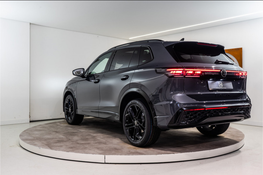 Volkswagen Tiguan 1.5 eHybrid 2x R-Line 2025 PER DIRECT BESCHIKBAAR | VOL OPTIE INCL. 5 JAAR GARANTIE! Volkswagen Tiguan 1.5 eHybrid 2x R-Line 2025 PER DIRECT BESCHIKBAAR | VOL OPTIE INCL. 5 JAAR GARANTIE!