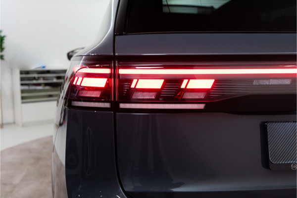 Volkswagen Tiguan 1.5 eHybrid 2x R-Line 2025 PER DIRECT BESCHIKBAAR | VOL OPTIE INCL. 5 JAAR GARANTIE! Volkswagen Tiguan 1.5 eHybrid 2x R-Line 2025 PER DIRECT BESCHIKBAAR | VOL OPTIE INCL. 5 JAAR GARANTIE!