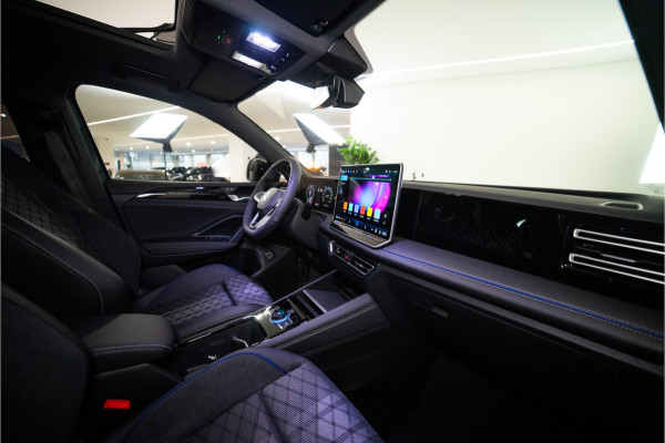 Volkswagen Tiguan 1.5 eHybrid 2x R-Line 2025 PER DIRECT BESCHIKBAAR | VOL OPTIE INCL. 5 JAAR GARANTIE! Volkswagen Tiguan 1.5 eHybrid 2x R-Line 2025 PER DIRECT BESCHIKBAAR | VOL OPTIE INCL. 5 JAAR GARANTIE!