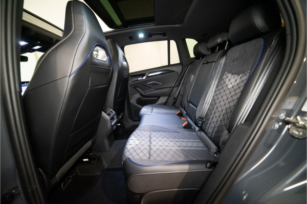 Volkswagen Tiguan 1.5 eHybrid 2x R-Line 2025 PER DIRECT BESCHIKBAAR | VOL OPTIE INCL. 5 JAAR GARANTIE! Volkswagen Tiguan 1.5 eHybrid 2x R-Line 2025 PER DIRECT BESCHIKBAAR | VOL OPTIE INCL. 5 JAAR GARANTIE!