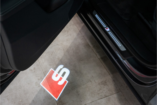 Audi Q8 60 TFSI E Quattro S-Edition Competition 490PK FACELIFT | 2025 DIRECT LEVERBAAR | 5 Jaar Garantie | BOMVOL!