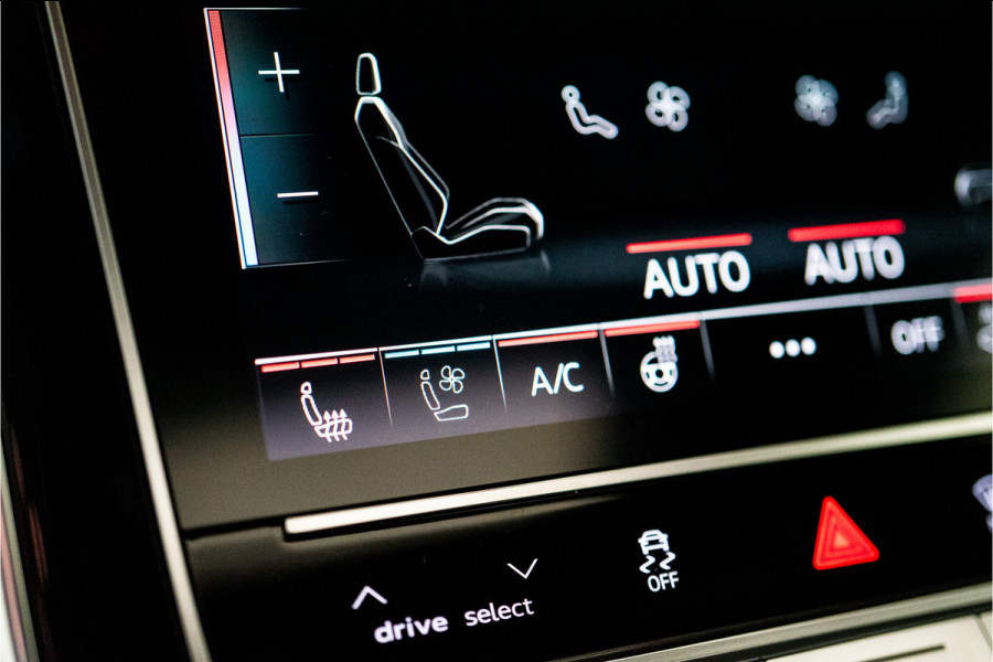 Audi Q8 60 TFSI E Quattro S-Edition Competition 490PK FACELIFT | 2025 DIRECT LEVERBAAR | 5 Jaar Garantie | BOMVOL!