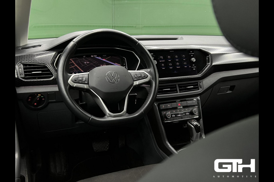 Volkswagen T-Cross 1.0 TSI R-Line Carplay | Cruise | Virtual Volkswagen T-Cross 1.0 TSI R-Line Carplay | Cruise | Virtual