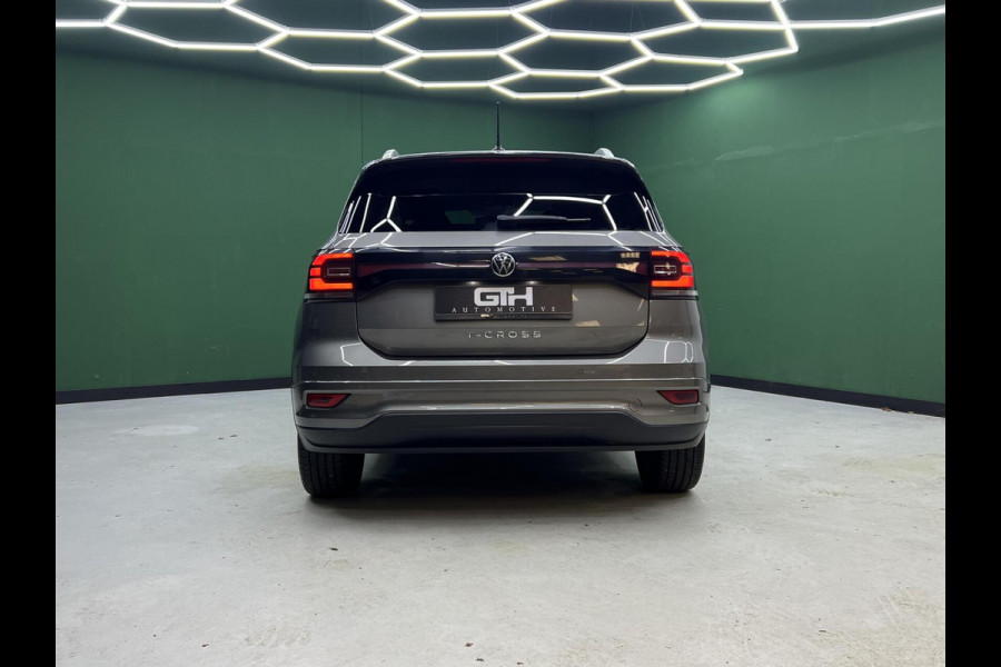 Volkswagen T-Cross 1.0 TSI R-Line Carplay | Cruise | Virtual Volkswagen T-Cross 1.0 TSI R-Line Carplay | Cruise | Virtual
