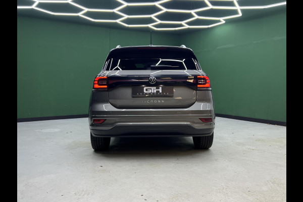 Volkswagen T-Cross 1.0 TSI R-Line Carplay | Cruise | Virtual Volkswagen T-Cross 1.0 TSI R-Line Carplay | Cruise | Virtual