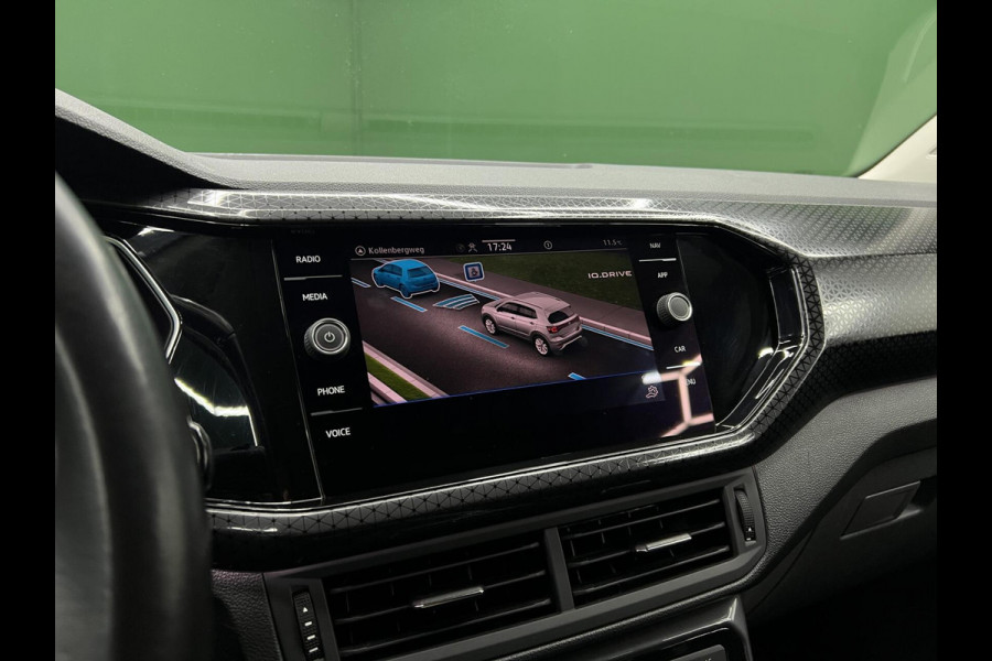 Volkswagen T-Cross 1.0 TSI R-Line Carplay | Cruise | Virtual Volkswagen T-Cross 1.0 TSI R-Line Carplay | Cruise | Virtual