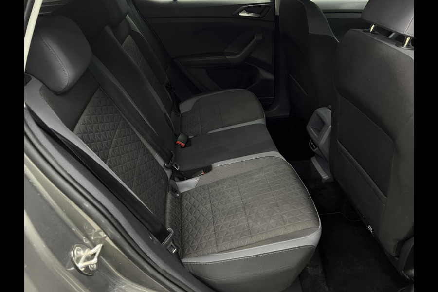Volkswagen T-Cross 1.0 TSI R-Line Carplay | Cruise | Virtual Volkswagen T-Cross 1.0 TSI R-Line Carplay | Cruise | Virtual