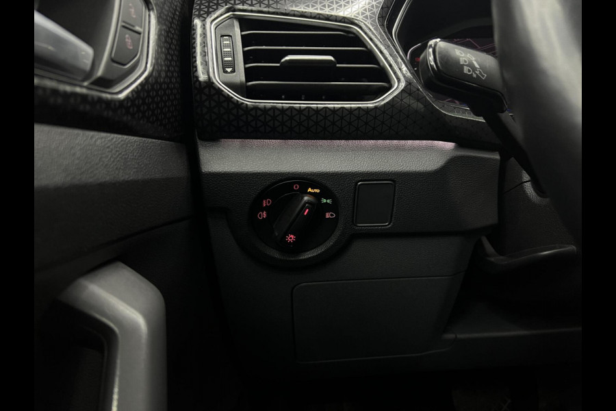 Volkswagen T-Cross 1.0 TSI R-Line Carplay | Cruise | Virtual Volkswagen T-Cross 1.0 TSI R-Line Carplay | Cruise | Virtual