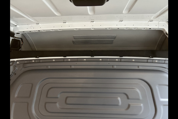 Mercedes-Benz Sprinter 317 CDI L2 H2 PRO / LED / MBUX / Navigatie / Camera / Parkeersensoren / Cruise control / Airco / 270 Graden achterdeuren