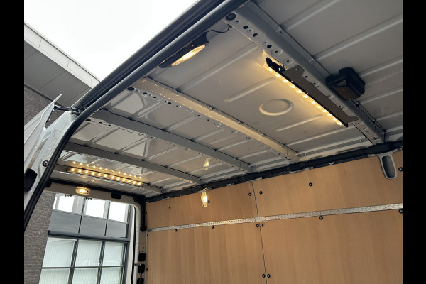Mercedes-Benz Sprinter 317 CDI L2 H2 PRO / LED / MBUX / Navigatie / Camera / Parkeersensoren / Cruise control / Airco / 270 Graden achterdeuren