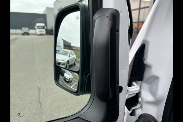 Mercedes-Benz Sprinter 317 CDI L2 H2 PRO / LED / MBUX / Navigatie / Camera / Parkeersensoren / Cruise control / Airco / 270 Graden achterdeuren