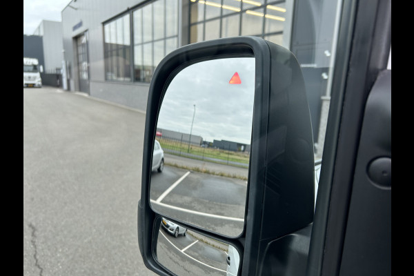 Mercedes-Benz Sprinter 317 CDI L2 H2 PRO / LED / MBUX / Navigatie / Camera / Parkeersensoren / Cruise control / Airco / 270 Graden achterdeuren
