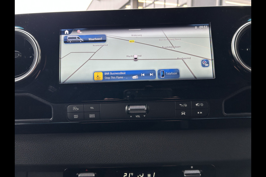 Mercedes-Benz Sprinter 317 CDI L2 H2 PRO / LED / MBUX / Navigatie / Camera / Parkeersensoren / Cruise control / Airco / 270 Graden achterdeuren
