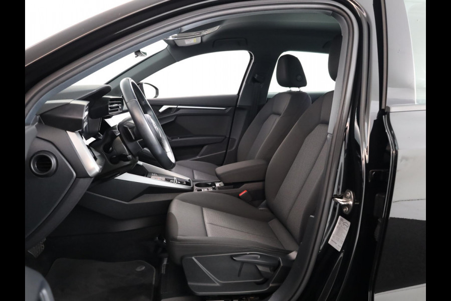Audi A3 Sportback 30 TFSI Pro Line 110 pk S-tronic | Gratis Winterset | Parkeersensoren achter | Cruise control | Apple Carplay/Android Auto | LED koplampen |