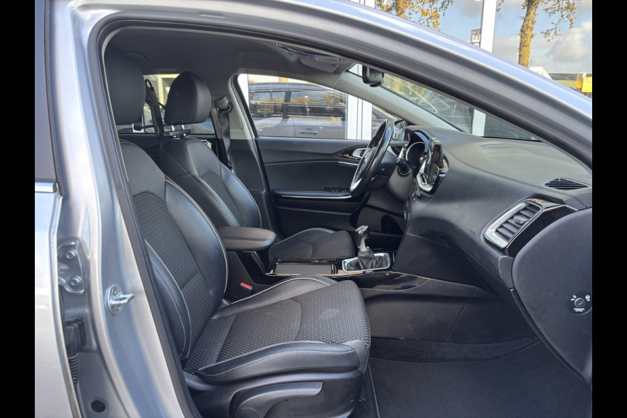 Kia Ceed Sportswagon 1.0 T-GDi DynamicPlusLine | Parkeer Camera | Stuur Verwarming | Stoel Verwarming | Apple Carplay Kia Ceed Sportswagon 1.0 T-GDi DynamicPlusLine | Parkeer Camera | Stuur Verwarming | Stoel Verwarming | Apple Carplay