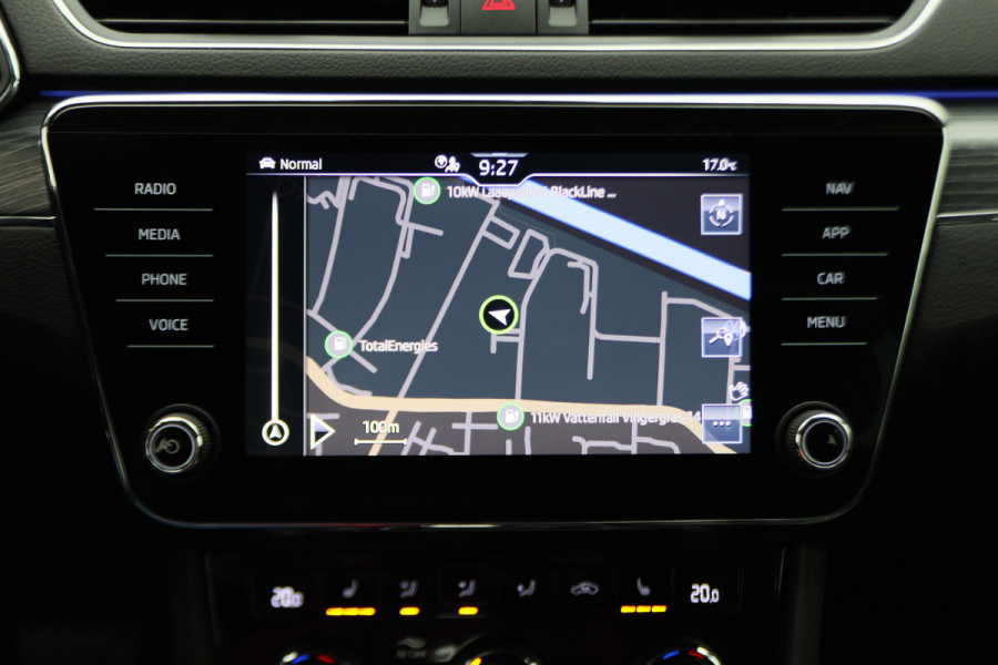 Škoda Superb Combi 1.4 TSI iV Business Edition Plus Leer, Camera, Apple Carplay, Elektr. Stoel, LED, Trekhaak, PDC Škoda Superb Combi 1.4 TSI iV Business Edition Plus Leer, Camera, Apple Carplay, Elektr. Stoel, LED, Trekhaak, PDC