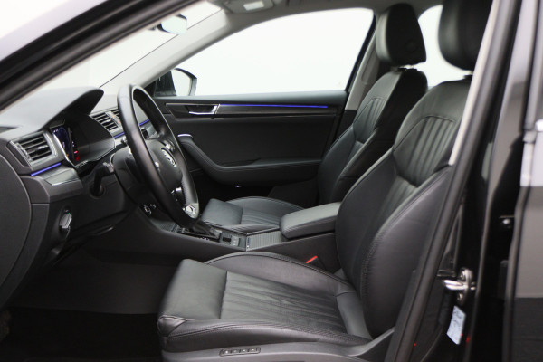 Škoda Superb Combi 1.4 TSI iV Business Edition Plus Leer, Camera, Apple Carplay, Elektr. Stoel, LED, Trekhaak, PDC Škoda Superb Combi 1.4 TSI iV Business Edition Plus Leer, Camera, Apple Carplay, Elektr. Stoel, LED, Trekhaak, PDC