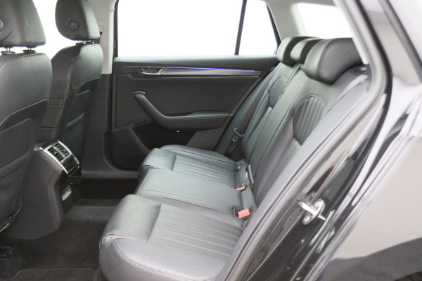 Škoda Superb Combi 1.4 TSI iV Business Edition Plus Leer, Camera, Apple Carplay, Elektr. Stoel, LED, Trekhaak, PDC Škoda Superb Combi 1.4 TSI iV Business Edition Plus Leer, Camera, Apple Carplay, Elektr. Stoel, LED, Trekhaak, PDC