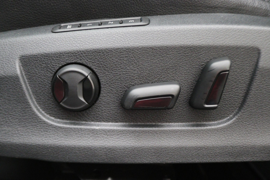 Škoda Superb Combi 1.4 TSI iV Business Edition Plus Leer, Camera, Apple Carplay, Elektr. Stoel, LED, Trekhaak, PDC Škoda Superb Combi 1.4 TSI iV Business Edition Plus Leer, Camera, Apple Carplay, Elektr. Stoel, LED, Trekhaak, PDC