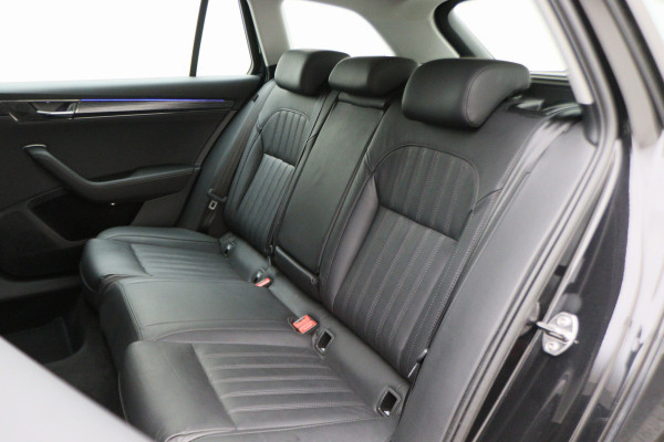 Škoda Superb Combi 1.4 TSI iV Business Edition Plus Leer, Camera, Apple Carplay, Elektr. Stoel, LED, Trekhaak, PDC Škoda Superb Combi 1.4 TSI iV Business Edition Plus Leer, Camera, Apple Carplay, Elektr. Stoel, LED, Trekhaak, PDC