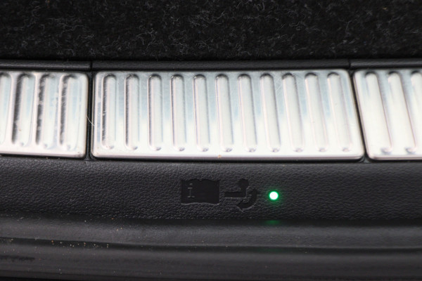 Škoda Superb Combi 1.4 TSI iV Business Edition Plus Leer, Camera, Apple Carplay, Elektr. Stoel, LED, Trekhaak, PDC Škoda Superb Combi 1.4 TSI iV Business Edition Plus Leer, Camera, Apple Carplay, Elektr. Stoel, LED, Trekhaak, PDC