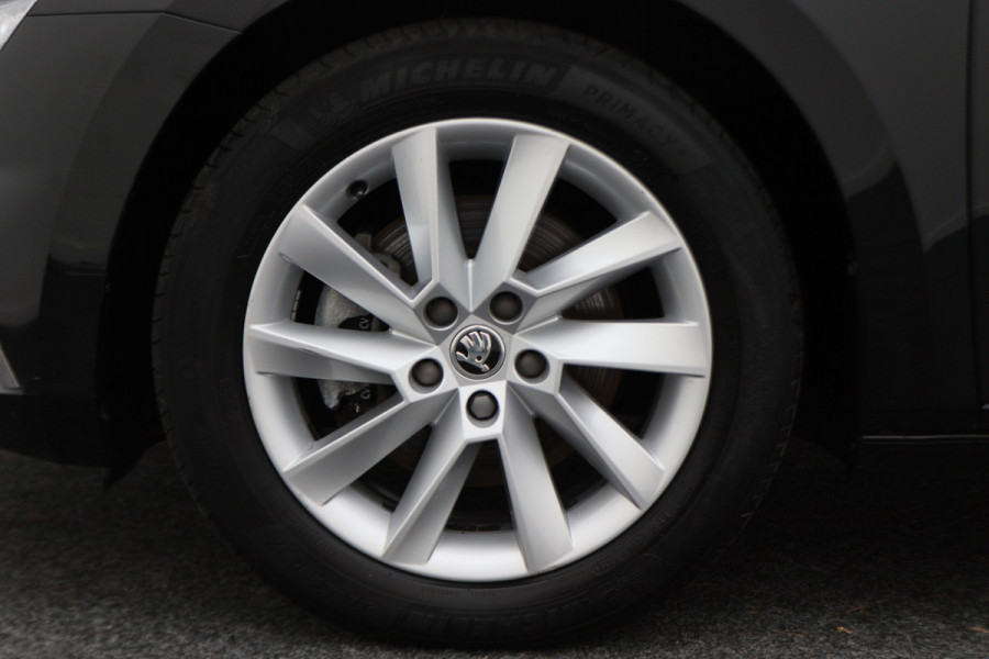Škoda Superb Combi 1.4 TSI iV Business Edition Plus Leer, Camera, Apple Carplay, Elektr. Stoel, LED, Trekhaak, PDC Škoda Superb Combi 1.4 TSI iV Business Edition Plus Leer, Camera, Apple Carplay, Elektr. Stoel, LED, Trekhaak, PDC