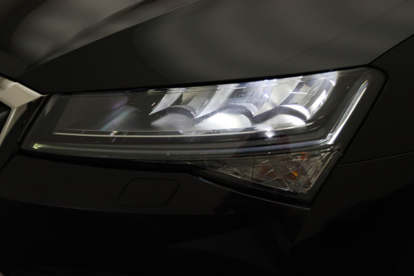 Škoda Superb Combi 1.4 TSI iV Business Edition Plus Leer, Camera, Apple Carplay, Elektr. Stoel, LED, Trekhaak, PDC Škoda Superb Combi 1.4 TSI iV Business Edition Plus Leer, Camera, Apple Carplay, Elektr. Stoel, LED, Trekhaak, PDC