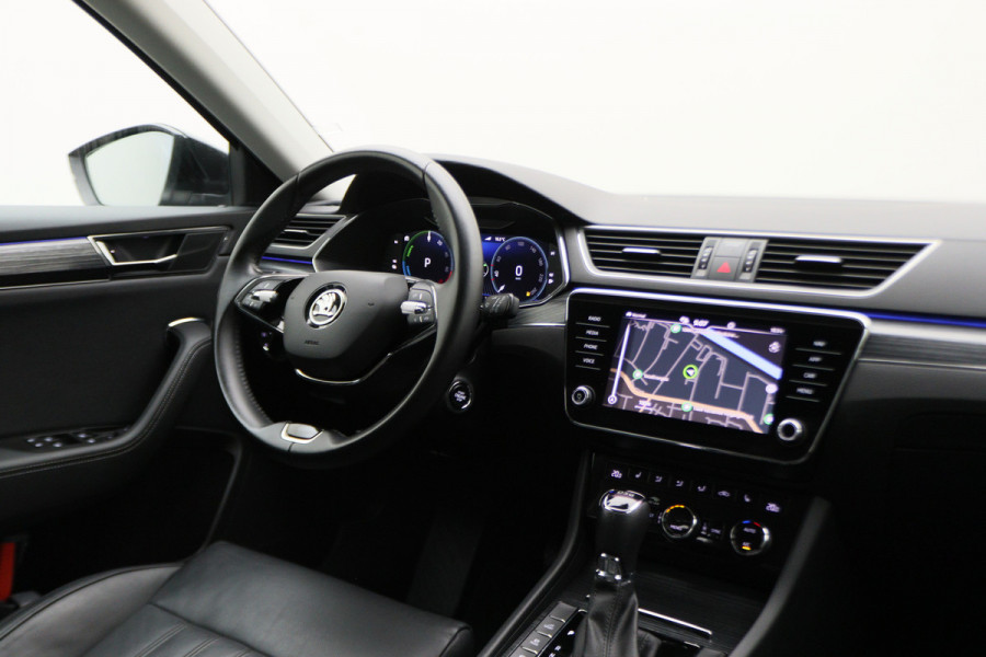 Škoda Superb Combi 1.4 TSI iV Business Edition Plus Leer, Camera, Apple Carplay, Elektr. Stoel, LED, Trekhaak, PDC Škoda Superb Combi 1.4 TSI iV Business Edition Plus Leer, Camera, Apple Carplay, Elektr. Stoel, LED, Trekhaak, PDC