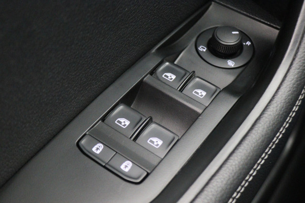 Škoda Superb Combi 1.4 TSI iV Business Edition Plus Leer, Camera, Apple Carplay, Elektr. Stoel, LED, Trekhaak, PDC Škoda Superb Combi 1.4 TSI iV Business Edition Plus Leer, Camera, Apple Carplay, Elektr. Stoel, LED, Trekhaak, PDC