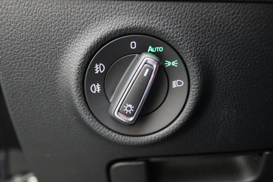 Škoda Superb Combi 1.4 TSI iV Business Edition Plus Leer, Camera, Apple Carplay, Elektr. Stoel, LED, Trekhaak, PDC Škoda Superb Combi 1.4 TSI iV Business Edition Plus Leer, Camera, Apple Carplay, Elektr. Stoel, LED, Trekhaak, PDC