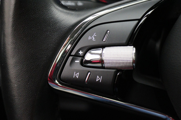 Škoda Superb Combi 1.4 TSI iV Business Edition Plus Leer, Camera, Apple Carplay, Elektr. Stoel, LED, Trekhaak, PDC Škoda Superb Combi 1.4 TSI iV Business Edition Plus Leer, Camera, Apple Carplay, Elektr. Stoel, LED, Trekhaak, PDC