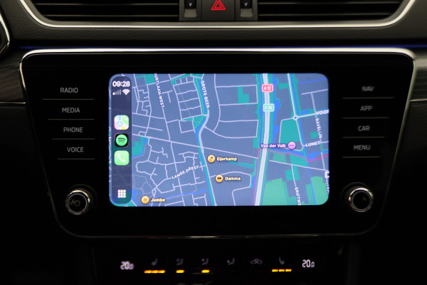 Škoda Superb Combi 1.4 TSI iV Business Edition Plus Leer, Camera, Apple Carplay, Elektr. Stoel, LED, Trekhaak, PDC Škoda Superb Combi 1.4 TSI iV Business Edition Plus Leer, Camera, Apple Carplay, Elektr. Stoel, LED, Trekhaak, PDC