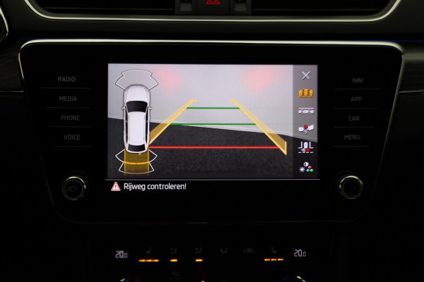 Škoda Superb Combi 1.4 TSI iV Business Edition Plus Leer, Camera, Apple Carplay, Elektr. Stoel, LED, Trekhaak, PDC Škoda Superb Combi 1.4 TSI iV Business Edition Plus Leer, Camera, Apple Carplay, Elektr. Stoel, LED, Trekhaak, PDC