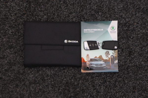 Škoda Superb Combi 1.4 TSI iV Business Edition Plus Leer, Camera, Apple Carplay, Elektr. Stoel, LED, Trekhaak, PDC Škoda Superb Combi 1.4 TSI iV Business Edition Plus Leer, Camera, Apple Carplay, Elektr. Stoel, LED, Trekhaak, PDC