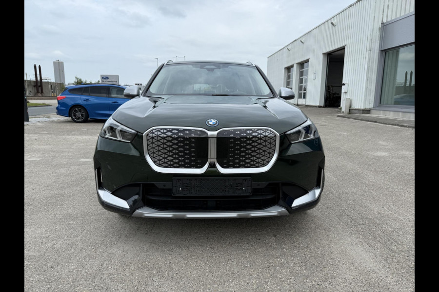 BMW iX1 eDrive20 67 kWh 204pk | X-Line | Travel Pack  | Innovation Pack | Adaptieve cruise controle | HiFi System Harman Kardon | Panoramadak | Head up Display BMW iX1 eDrive20 67 kWh 204pk | X-Line | Travel Pack  | Innovation Pack | Adaptieve cruise controle | HiFi System Harman Kardon | Panoramadak | Head up Display