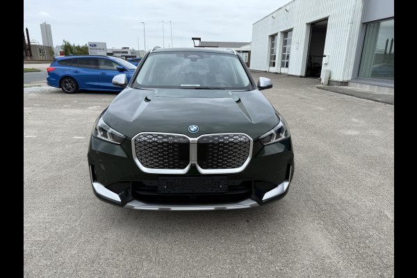 BMW iX1 eDrive20 67 kWh 204pk | X-Line | Travel Pack  | Innovation Pack | Adaptieve cruise controle | HiFi System Harman Kardon | Panoramadak | Head up Display BMW iX1 eDrive20 67 kWh 204pk | X-Line | Travel Pack  | Innovation Pack | Adaptieve cruise controle | HiFi System Harman Kardon | Panoramadak | Head up Display