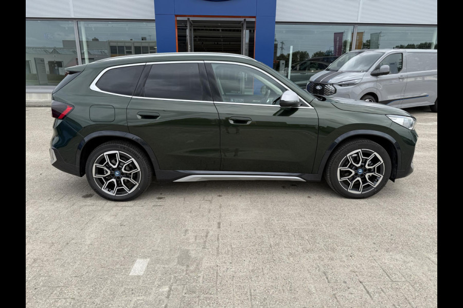 BMW iX1 eDrive20 67 kWh 204pk | X-Line | Travel Pack  | Innovation Pack | Adaptieve cruise controle | HiFi System Harman Kardon | Panoramadak | Head up Display BMW iX1 eDrive20 67 kWh 204pk | X-Line | Travel Pack  | Innovation Pack | Adaptieve cruise controle | HiFi System Harman Kardon | Panoramadak | Head up Display