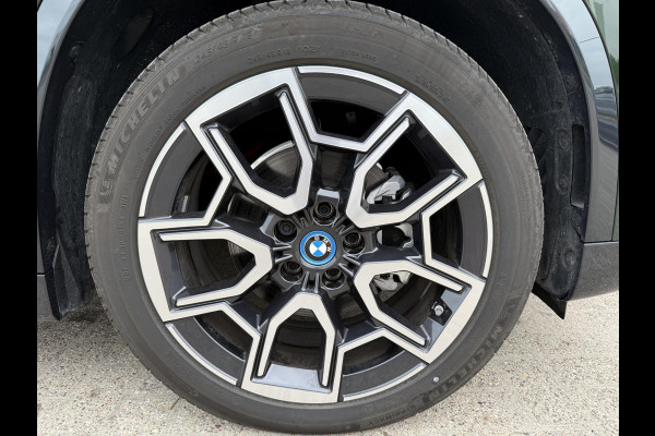 BMW iX1 eDrive20 67 kWh 204pk | X-Line | Travel Pack  | Innovation Pack | Adaptieve cruise controle | HiFi System Harman Kardon | Panoramadak | Head up Display BMW iX1 eDrive20 67 kWh 204pk | X-Line | Travel Pack  | Innovation Pack | Adaptieve cruise controle | HiFi System Harman Kardon | Panoramadak | Head up Display