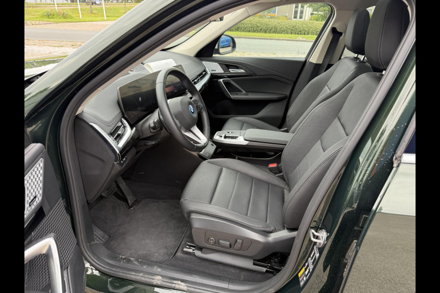 BMW iX1 eDrive20 67 kWh 204pk | X-Line | Travel Pack  | Innovation Pack | Adaptieve cruise controle | HiFi System Harman Kardon | Panoramadak | Head up Display BMW iX1 eDrive20 67 kWh 204pk | X-Line | Travel Pack  | Innovation Pack | Adaptieve cruise controle | HiFi System Harman Kardon | Panoramadak | Head up Display
