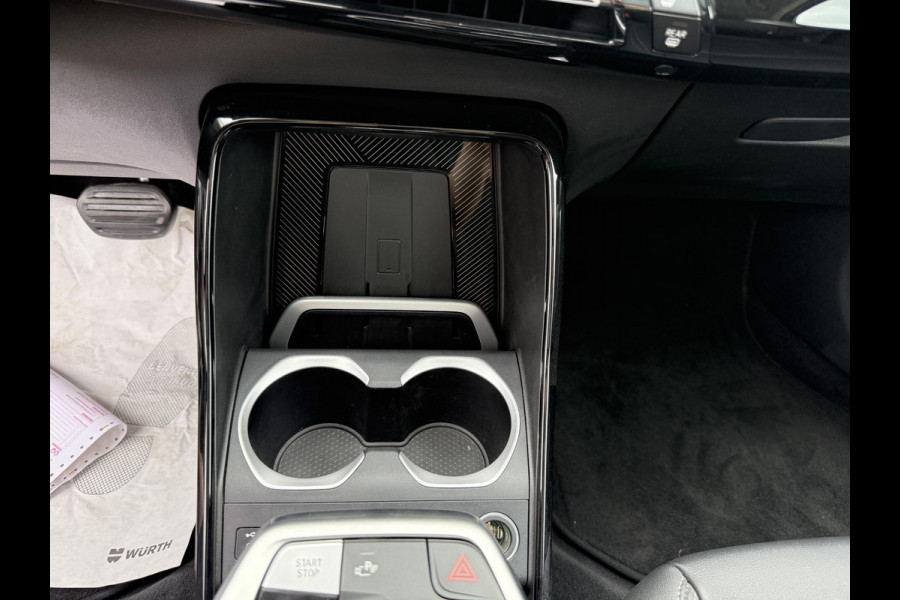 BMW iX1 eDrive20 67 kWh 204pk | X-Line | Travel Pack  | Innovation Pack | Adaptieve cruise controle | HiFi System Harman Kardon | Panoramadak | Head up Display BMW iX1 eDrive20 67 kWh 204pk | X-Line | Travel Pack  | Innovation Pack | Adaptieve cruise controle | HiFi System Harman Kardon | Panoramadak | Head up Display