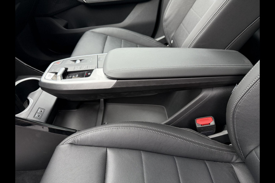 BMW iX1 eDrive20 67 kWh 204pk | X-Line | Travel Pack  | Innovation Pack | Adaptieve cruise controle | HiFi System Harman Kardon | Panoramadak | Head up Display BMW iX1 eDrive20 67 kWh 204pk | X-Line | Travel Pack  | Innovation Pack | Adaptieve cruise controle | HiFi System Harman Kardon | Panoramadak | Head up Display