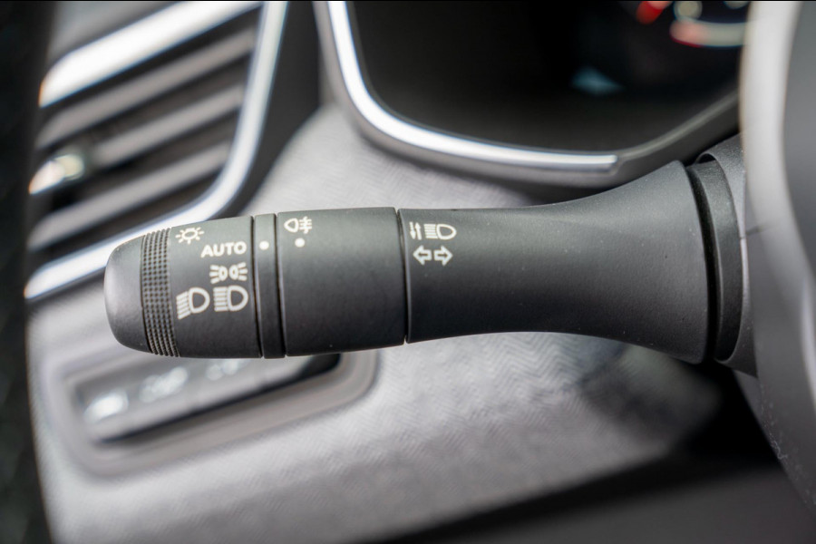 Renault Clio 1.0 TCe 90 GPF techno | Prijs rijklaar incl. 12 mnd garantie | 360 Camera Pdc Navi Led Clima Renault Clio 1.0 TCe 90 GPF techno | Prijs rijklaar incl. 12 mnd garantie | 360 Camera Pdc Navi Led Clima