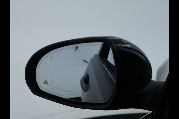 Mercedes-Benz C-Klasse Estate 300 e AMG Plug-In Hybride AMG Line | Night Pakket | Trekhaak | Panorama Schuif-Kanteldak | Memory Voorstoelen. Inclusief 24 maanden Mercedes-Benz Certified garantie voor Europa. Mercedes-Benz C-Klasse Estate 300 e AMG Plug-In Hybride AMG Line | Night Pakket | Trekhaak | Panorama Schuif-Kanteldak | Memory Voorstoelen. Inclusief 24 maanden Mercedes-Benz Certified garantie voor Europa.