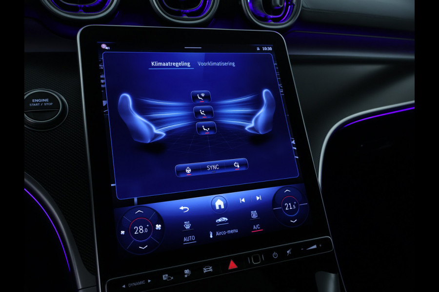 Mercedes-Benz C-Klasse Estate 300 e AMG Plug-In Hybride AMG Line | Night Pakket | Trekhaak | Panorama Schuif-Kanteldak | Memory Voorstoelen. Inclusief 24 maanden Mercedes-Benz Certified garantie voor Europa. Mercedes-Benz C-Klasse Estate 300 e AMG Plug-In Hybride AMG Line | Night Pakket | Trekhaak | Panorama Schuif-Kanteldak | Memory Voorstoelen. Inclusief 24 maanden Mercedes-Benz Certified garantie voor Europa.