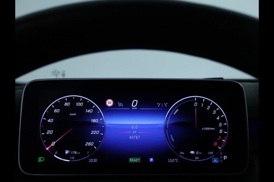 Mercedes-Benz C-Klasse Estate 300 e AMG Plug-In Hybride AMG Line | Night Pakket | Trekhaak | Panorama Schuif-Kanteldak | Memory Voorstoelen. Inclusief 24 maanden Mercedes-Benz Certified garantie voor Europa. Mercedes-Benz C-Klasse Estate 300 e AMG Plug-In Hybride AMG Line | Night Pakket | Trekhaak | Panorama Schuif-Kanteldak | Memory Voorstoelen. Inclusief 24 maanden Mercedes-Benz Certified garantie voor Europa.