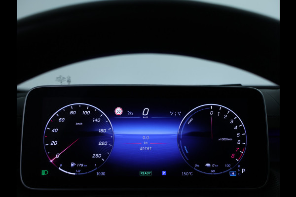 Mercedes-Benz C-Klasse Estate 300 e AMG Plug-In Hybride AMG Line | Night Pakket | Trekhaak | Panorama Schuif-Kanteldak | Memory Voorstoelen. Inclusief 24 maanden Mercedes-Benz Certified garantie voor Europa. Mercedes-Benz C-Klasse Estate 300 e AMG Plug-In Hybride AMG Line | Night Pakket | Trekhaak | Panorama Schuif-Kanteldak | Memory Voorstoelen. Inclusief 24 maanden Mercedes-Benz Certified garantie voor Europa.