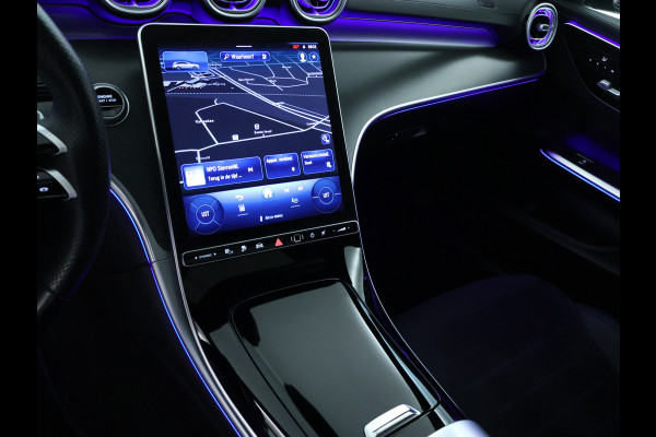 Mercedes-Benz C-Klasse Estate 300 e AMG Plug-In Hybride AMG Line | Night Pakket | Trekhaak | Panorama Schuif-Kanteldak | Memory Voorstoelen. Inclusief 24 maanden Mercedes-Benz Certified garantie voor Europa. Mercedes-Benz C-Klasse Estate 300 e AMG Plug-In Hybride AMG Line | Night Pakket | Trekhaak | Panorama Schuif-Kanteldak | Memory Voorstoelen. Inclusief 24 maanden Mercedes-Benz Certified garantie voor Europa.