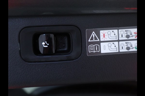Mercedes-Benz C-Klasse Estate 300 e AMG Plug-In Hybride AMG Line | Night Pakket | Trekhaak | Panorama Schuif-Kanteldak | Memory Voorstoelen. Inclusief 24 maanden Mercedes-Benz Certified garantie voor Europa. Mercedes-Benz C-Klasse Estate 300 e AMG Plug-In Hybride AMG Line | Night Pakket | Trekhaak | Panorama Schuif-Kanteldak | Memory Voorstoelen. Inclusief 24 maanden Mercedes-Benz Certified garantie voor Europa.