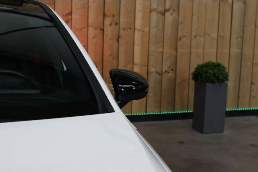 Mercedes-Benz A-Klasse AMG 35 4MATIC *Pano*Nw Kop*Sfeerverlichting*Multibeam Led* Mercedes-Benz A-Klasse AMG 35 4MATIC *Pano*Nw Kop*Sfeerverlichting*Multibeam Led*