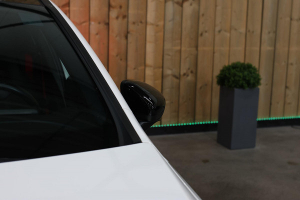 Mercedes-Benz A-Klasse AMG 35 4MATIC *Pano*Nw Kop*Sfeerverlichting*Multibeam Led* Mercedes-Benz A-Klasse AMG 35 4MATIC *Pano*Nw Kop*Sfeerverlichting*Multibeam Led*